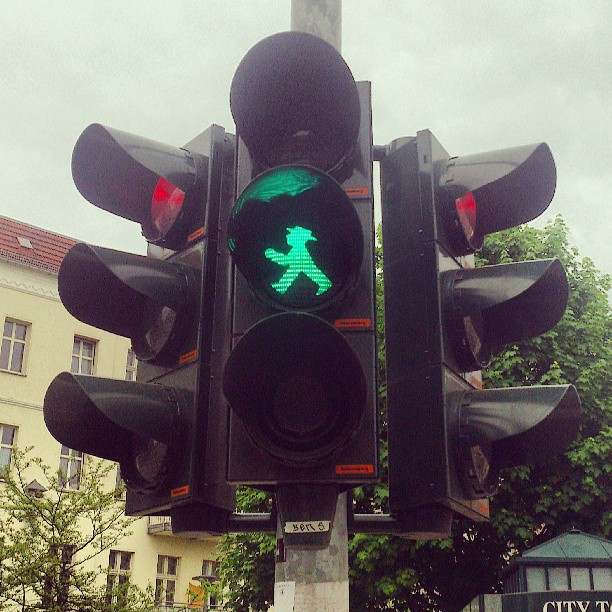 Берлинские пешеходные светофоры - самые крутые в мире!