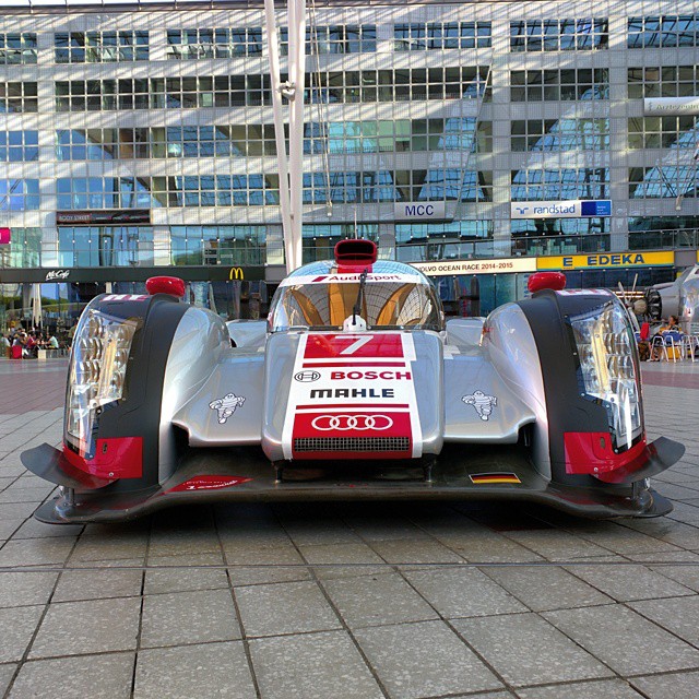 There's always something interesting happening in Munich Airport Center: this time it is the real #24hlemans sport prototype from Audi.