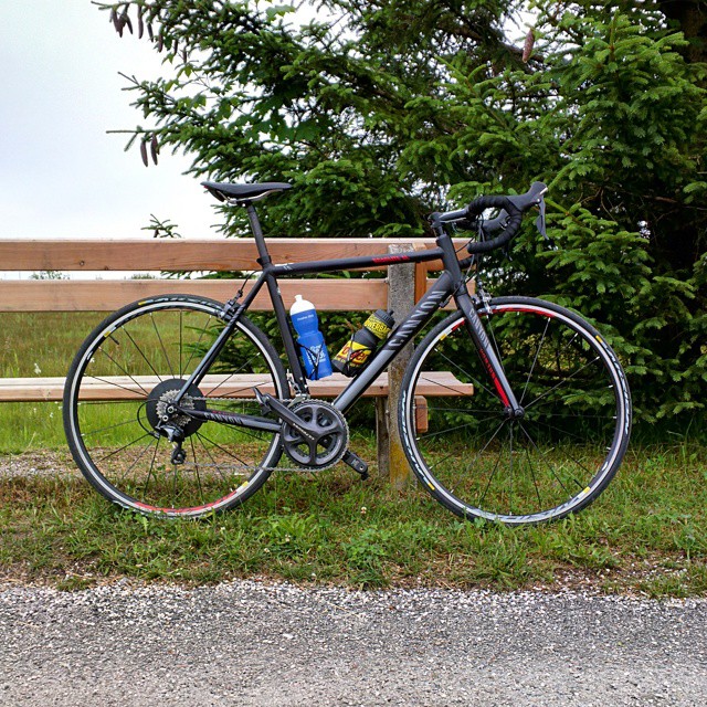 Встал пораньше и, пока все спали, навернул 120 км по местным дорожкам. Успел до дождя! :)