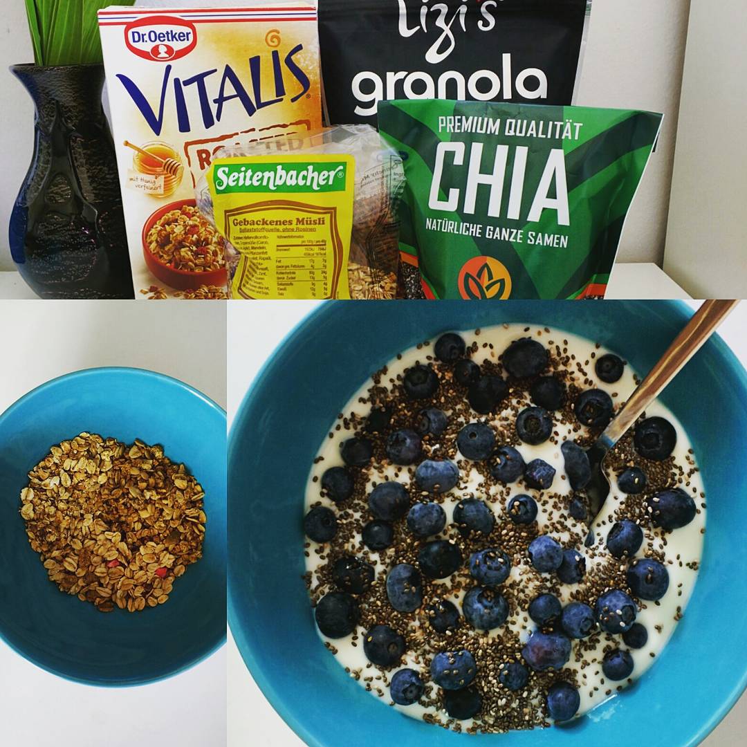 В поисках идеального завтрака пробую разные мюсли и гранолу. Пока лучший вариант: смешать все виды, что есть, полить сверху обезжиренным йогуртом, добавить черники и семян чиа по вкусу. Все мюсли без добавления сахара, так что завтрак получается полон хороших углеводов и клетчатки, белков из йогурта и чиа и с небольшим количеством ненасыщенных жиров. И главное, хватает совсем небольшой порции, чтобы насытится.