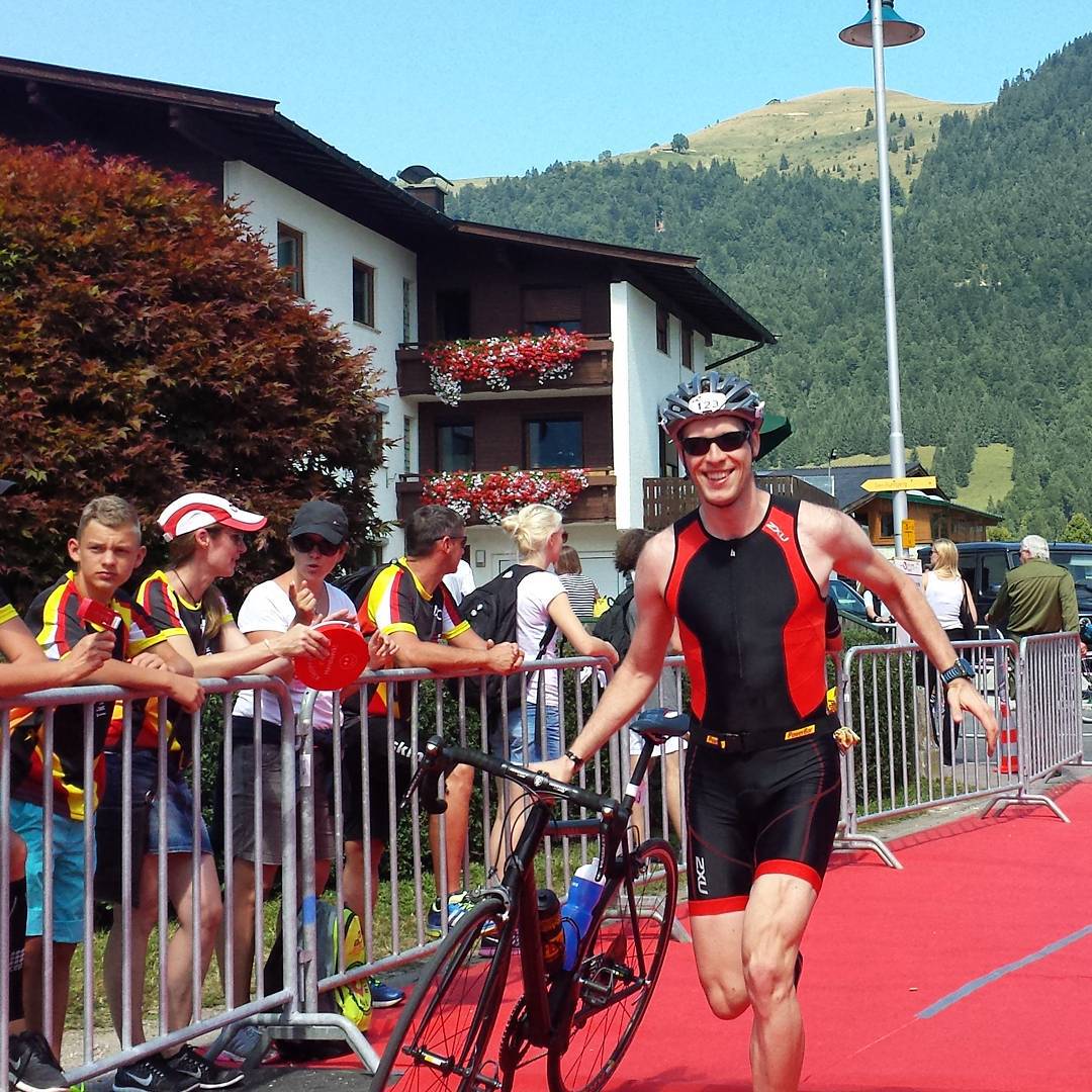 Just finished 90 km bike leg, heading to transition zone in a very good mood.