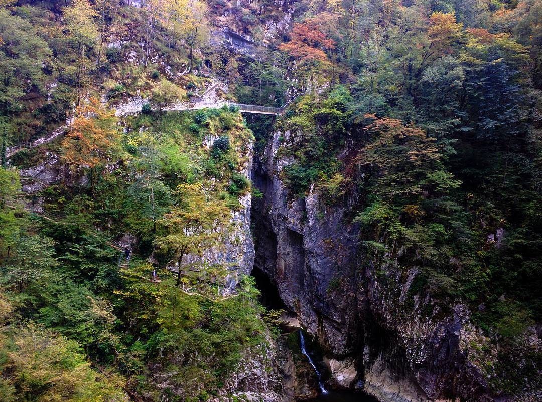 6. Reka river canyon. There is a canyon of the same size inside the cave. The place definitely worth visiting. #30daysofseptember16
